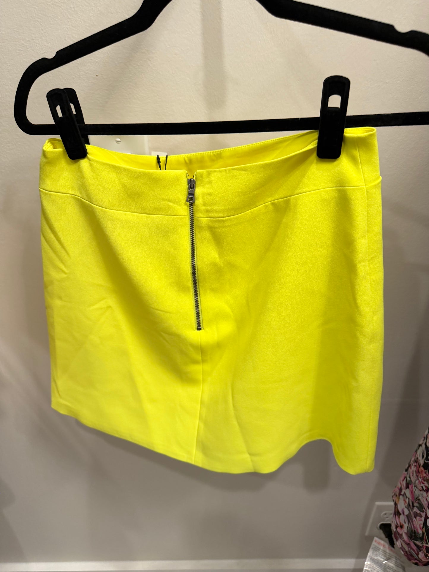 Alice + Olivia Yellow Pleated Mini Skirt, Size 6