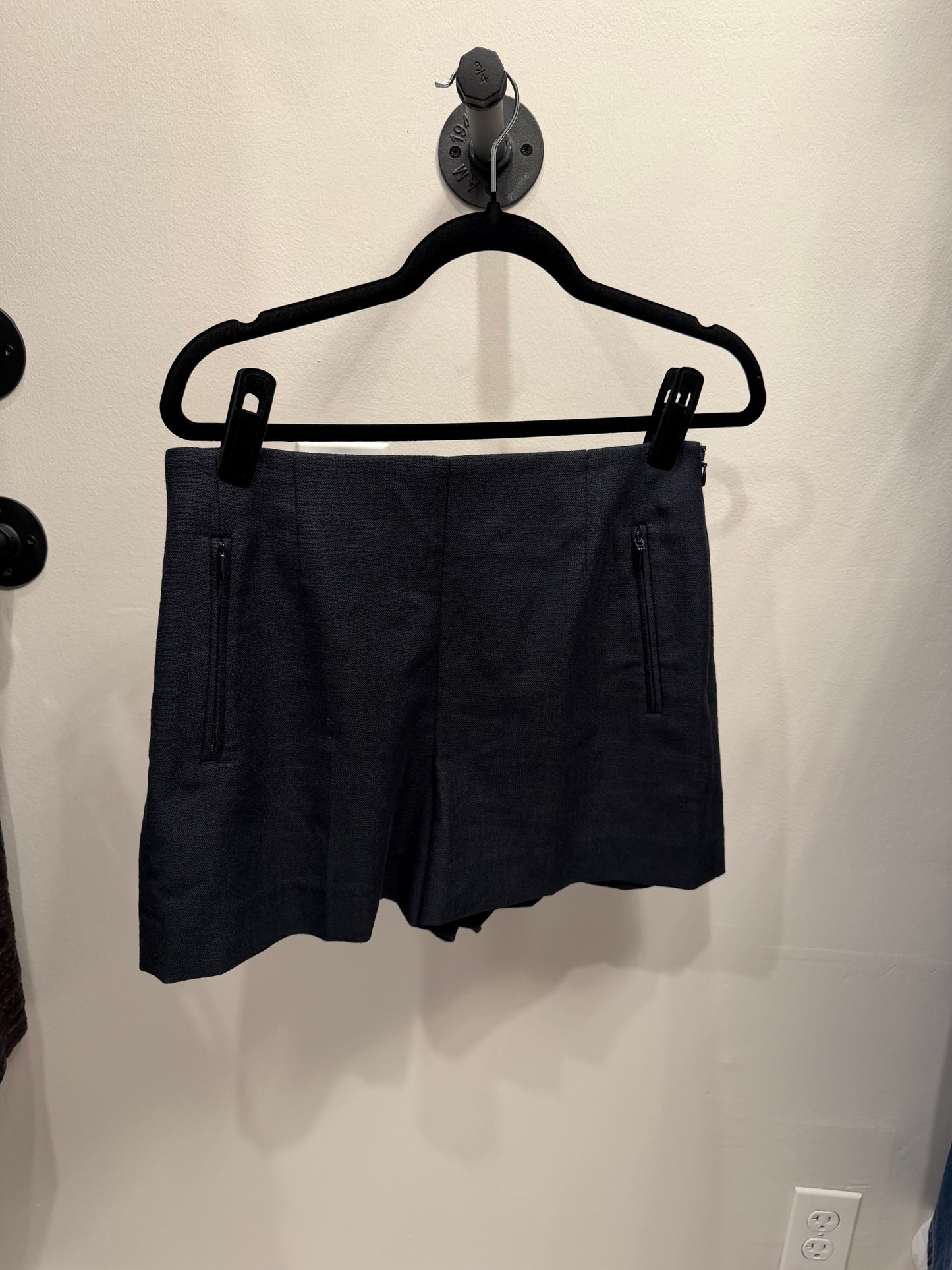 Club Monaco High Rise Shorts, Black, Size 8
