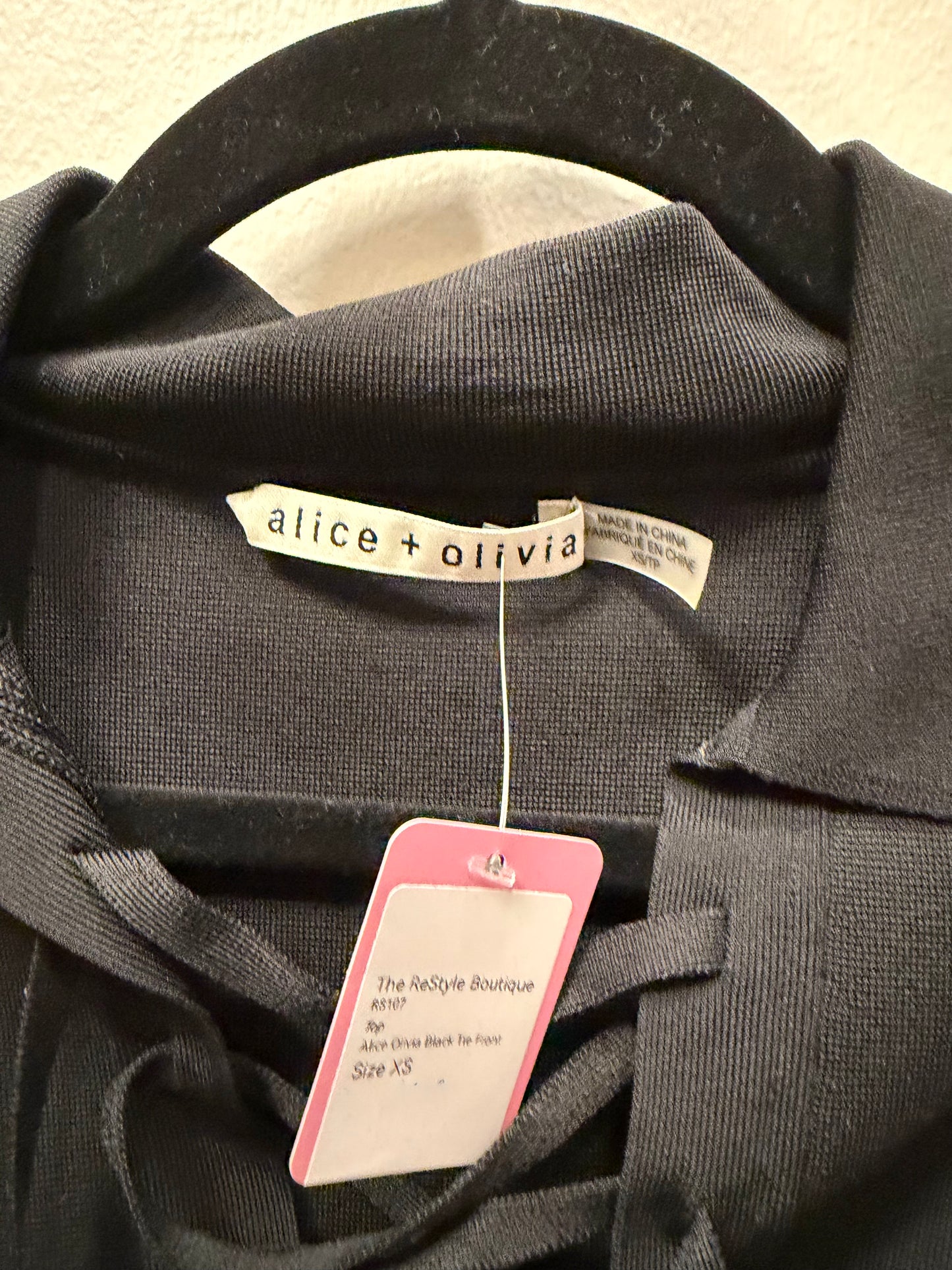 Alice + Olivia Black Tie Front Short Sleeve Top, Size XS